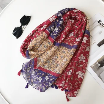 2020 New style autumn and winter lady Beach cotton Shawl Color matching fashion silk scarf Women quality cotton material scarf
2020 New style autumn and winter lady Beach cotton Shawl Color matching fashion silk scarf Women quality cotton material scarf