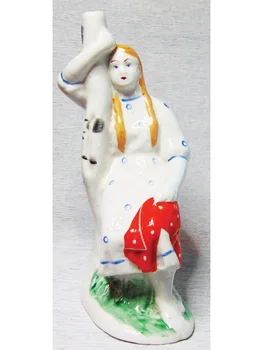 Figurine "birch-Girlfriend". China. Height 17 cm. Bronnitsky plant "revival", 1950 s
Figurine "birch-Girlfriend". China. Height 17 cm. Bronnitsky plant "revival", 1950 s
