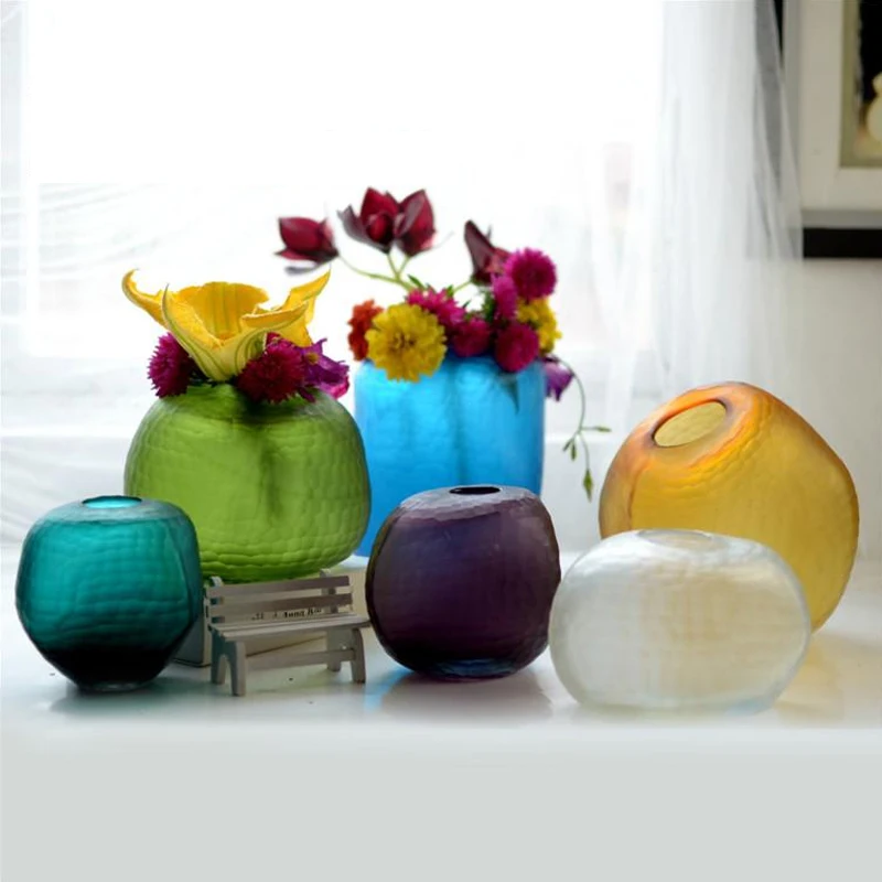 Europe high-end Colored glass vase Hand-carved irregular hydroponics flower vase flower arrangements gift home wedding decora
Europe high-end Colored glass vase Hand-carved irregular hydroponics flower vase flower arrangements gift home wedding decora