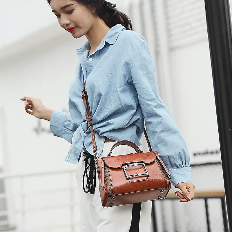 Ladies Handbags Fashion Cross Body Bags 2020 Single Shoulder Portable Large Capacity Bags Simple Small Square Bags Louis Brand
Ladies Handbags Fashion Cross Body Bags 2020 Single Shoulder Portable Large Capacity Bags Simple Small Square Bags Louis Brand