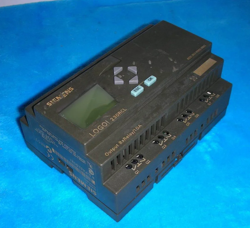1 шт. б/у SIEMENS 6ED1053-1FB00-0BA2 Протестировано в хорошем состоянии Бесплатная доставка |