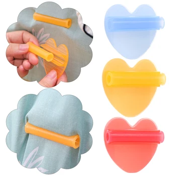6X Bed Sheet Clips Novelty Sheet Holder Anti-skid Clip Set Non-slip Bed Cover Duvet Sheet Fixer Heart Shape Plastic Gripper Pegs
6X Bed Sheet Clips Novelty Sheet Holder Anti-skid Clip Set Non-slip Bed Cover Duvet Sheet Fixer Heart Shape Plastic Gripper Pegs