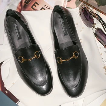 BASSIRIANA2020 spring and autumn new fashion leather outsole top layer cowhide code bit Muller lazy two wear flat casual shoes
BASSIRIANA2020 spring and autumn new fashion leather outsole top layer cowhide code bit Muller lazy two wear flat casual shoes