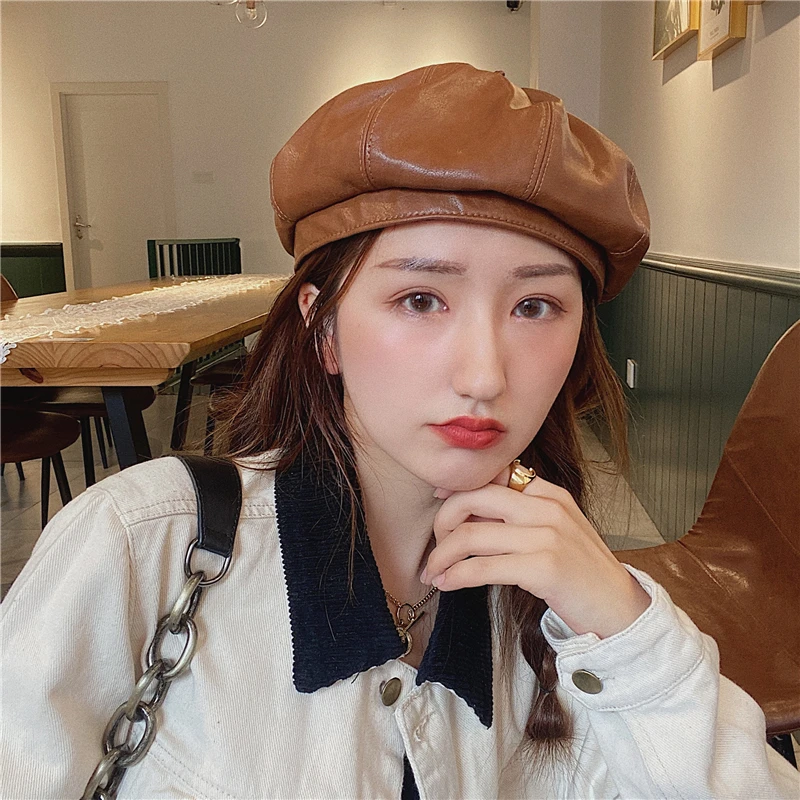Classic individuality PU leather beret gentle lady autumn joker Solid hats retro casual versatile painter hat trend leisure
Classic individuality PU leather beret gentle lady autumn joker Solid hats retro casual versatile painter hat trend leisure
