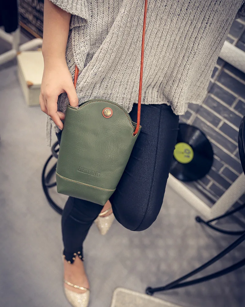 Bucket Phone Bag Retro with Drawstring Embossed Lettered Shell Bucket Purse Generation
Bucket Phone Bag Retro with Drawstring Embossed Lettered Shell Bucket Purse Generation