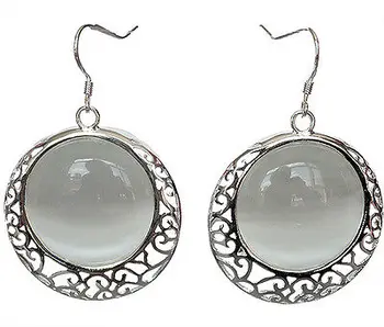 Vintage Natural White Opal Cat Eye Tibetan Silvers Earrings 
Vintage Natural White Opal Cat Eye Tibetan Silvers Earrings