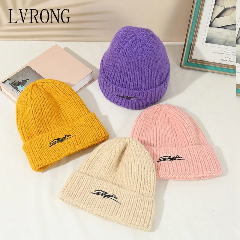 2022 new knitted hat women's warm woolen cap with embroidery cold cap for men and women
2022 new knitted hat women's warm woolen cap with embroidery cold cap for men and women