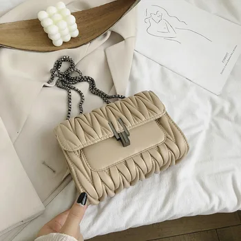 Fashion Metal Chain Shoulder Bags For Women 2020 Exquisite Stitching Crossbody Bag New Trend Small Bag Luxury Bag 
Fashion Metal Chain Shoulder Bags For Women 2020 Exquisite Stitching Crossbody Bag New Trend Small Bag Luxury Bag