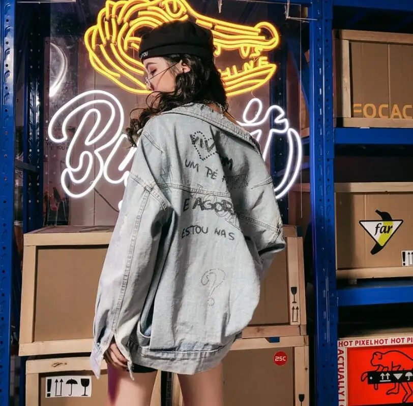 2019 spring and autumn new retro letter printing diamonds heavy work loose denim jacket
2019 spring and autumn new retro letter printing diamonds heavy work loose denim jacket