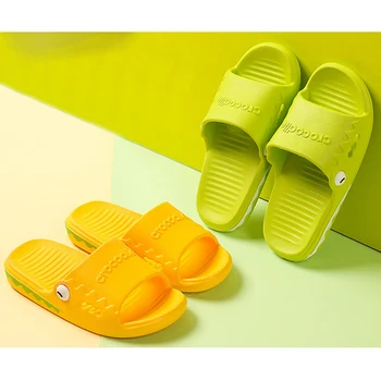 Ladies Summer Solid Slides Comfortable Light Home Slippers Cute Slippers Non-slip Bathroom Flip Flops Leisure Women Beach Shoes 
Ladies Summer Solid Slides Comfortable Light Home Slippers Cute Slippers Non-slip Bathroom Flip Flops Leisure Women Beach Shoes
