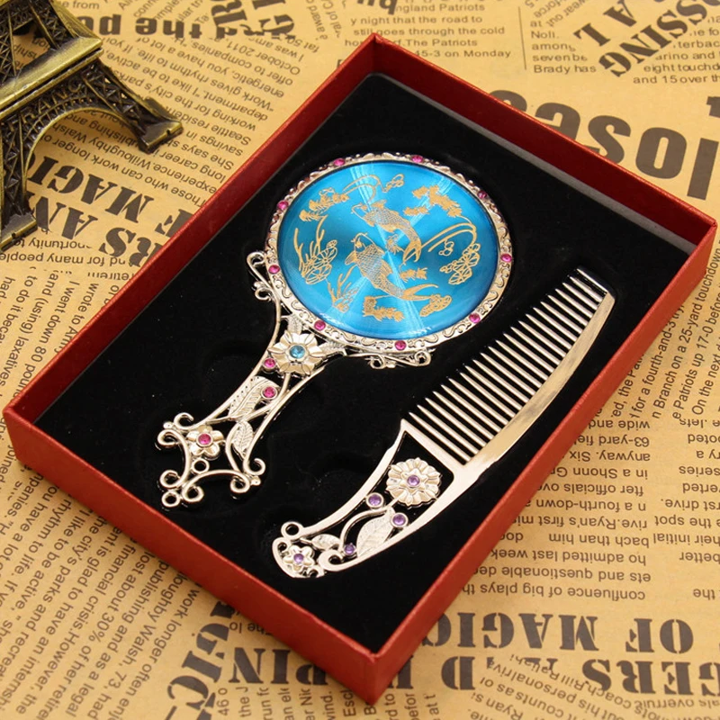 Portable Makeup Mirror Cosmetic Hand Hold Oval Round Vintage Mirror Noble Restore Ancient Ways Court Comb Beauty Tool Set
Portable Makeup Mirror Cosmetic Hand Hold Oval Round Vintage Mirror Noble Restore Ancient Ways Court Comb Beauty Tool Set
