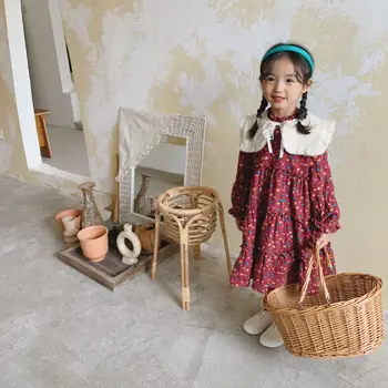 2020 autumn, winter and Korean version of the new girl's little flower dress with a shawl 
2020 autumn, winter and Korean version of the new girl's little flower dress with a shawl
