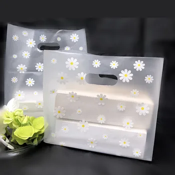 50pcs/lot 20x30x12cm Small fresh daisy plastic gift bags,plastic shopping bags,Festival gift package 
50pcs/lot 20x30x12cm Small fresh daisy plastic gift bags,plastic shopping bags,Festival gift package