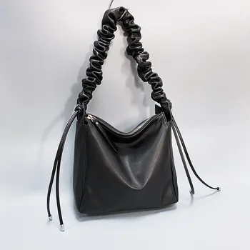 Cowhide Japanese-style Black Drawstring Shoulder Tote Bag Folds Leather Female Bucket Bag Soft Cowhide Underarm Crossbody Bag
Cowhide Japanese-style Black Drawstring Shoulder Tote Bag Folds Leather Female Bucket Bag Soft Cowhide Underarm Crossbody Bag
