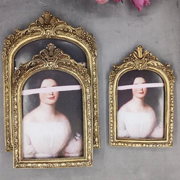 European arch retro carved photo frame 6/7/8 inch French frame curved gold frame desktop hanging wall to do old photo frame
European arch retro carved photo frame 6/7/8 inch French frame curved gold frame desktop hanging wall to do old photo frame