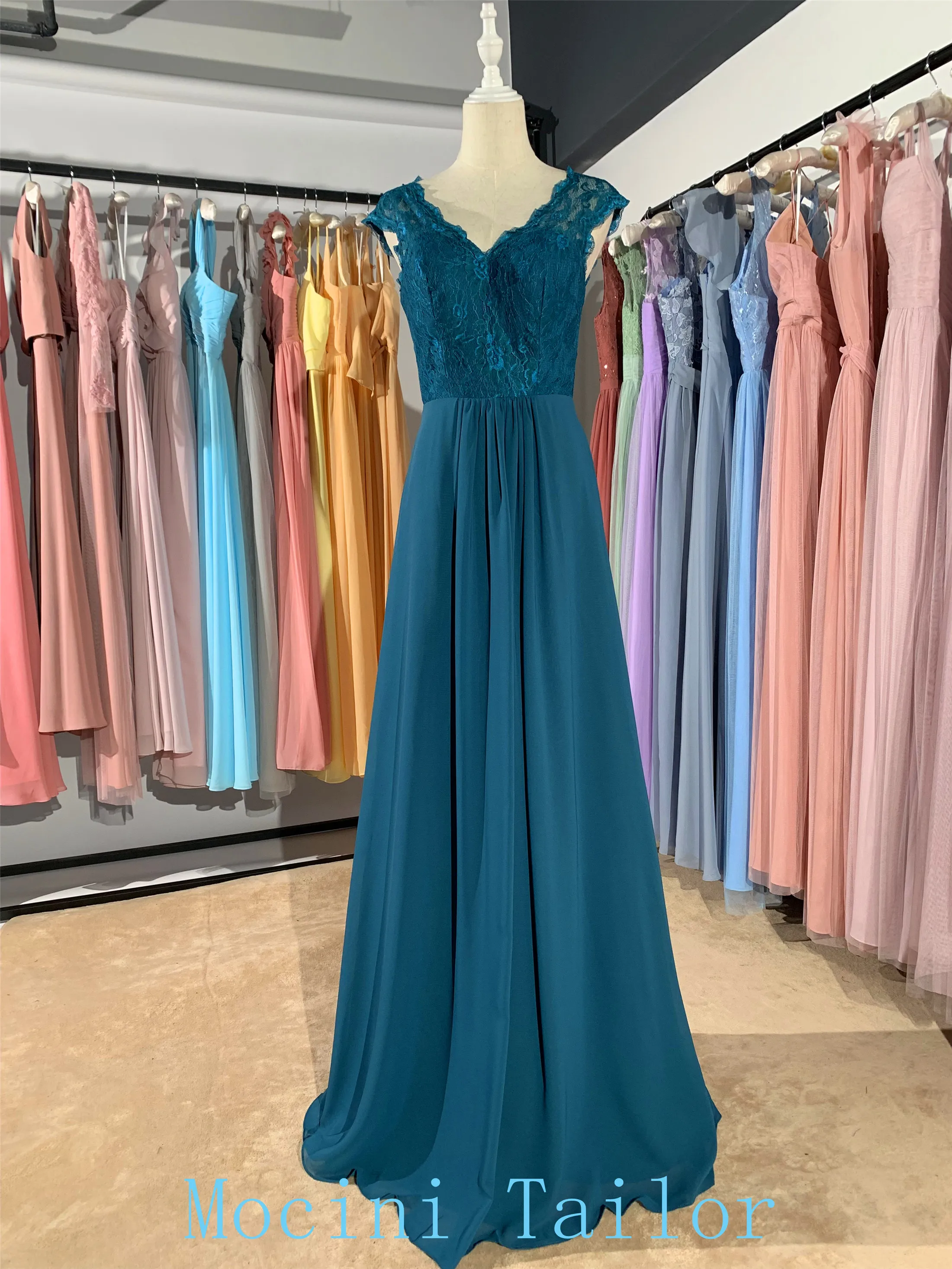 Winter Teal Chiffon Lace long bridesmaid dress 2023 different nice V-neck Pleats luckgirls Customizable fashion mocini tailor
Winter Teal Chiffon Lace long bridesmaid dress 2023 different nice V-neck Pleats luckgirls Customizable fashion mocini tailor