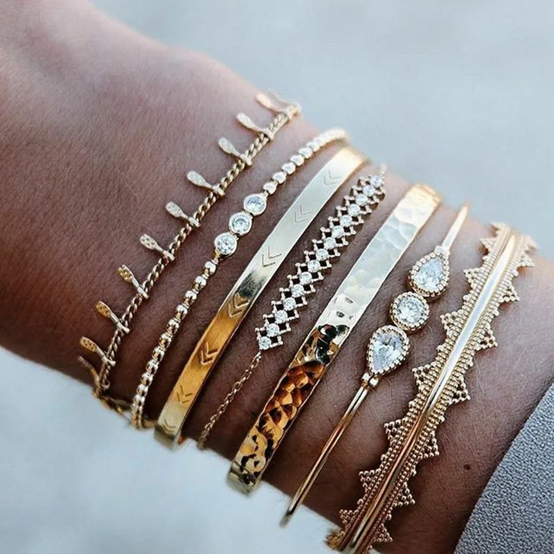 UODCM 7Pcs/Set Ethnic Gold Color Cuff Bangle Set Arrow Rhinestone Triangle Charm Bracelet Bangle Women Bohemian Vintage Jewelry
UODCM 7Pcs/Set Ethnic Gold Color Cuff Bangle Set Arrow Rhinestone Triangle Charm Bracelet Bangle Women Bohemian Vintage Jewelry