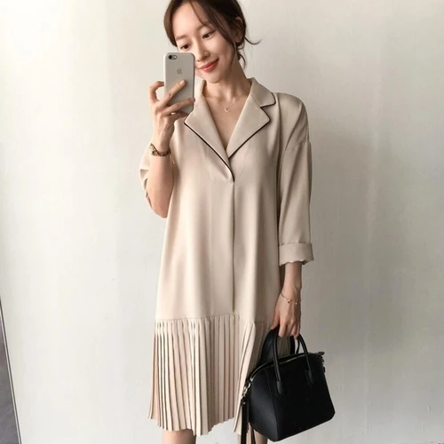 2019 Autumn Women Apricot Lapel Pleated Skirt Lazy oaf Elegant Dress Joint Concise Style
2019 Autumn Women Apricot Lapel Pleated Skirt Lazy oaf Elegant Dress Joint Concise Style