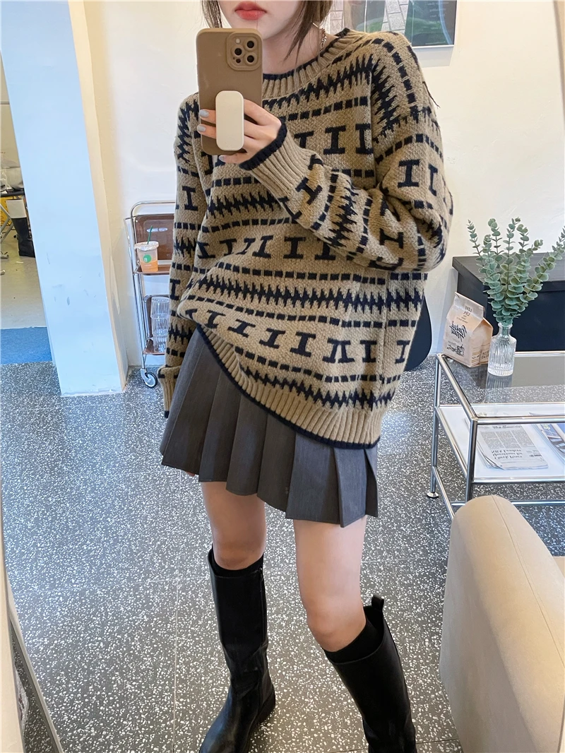 Women's Vintage O Neck Long Sleeve Loose Sweater Harajuku Pullover Jumper Ladies Casual Knitting Top
Women's Vintage O Neck Long Sleeve Loose Sweater Harajuku Pullover Jumper Ladies Casual Knitting Top