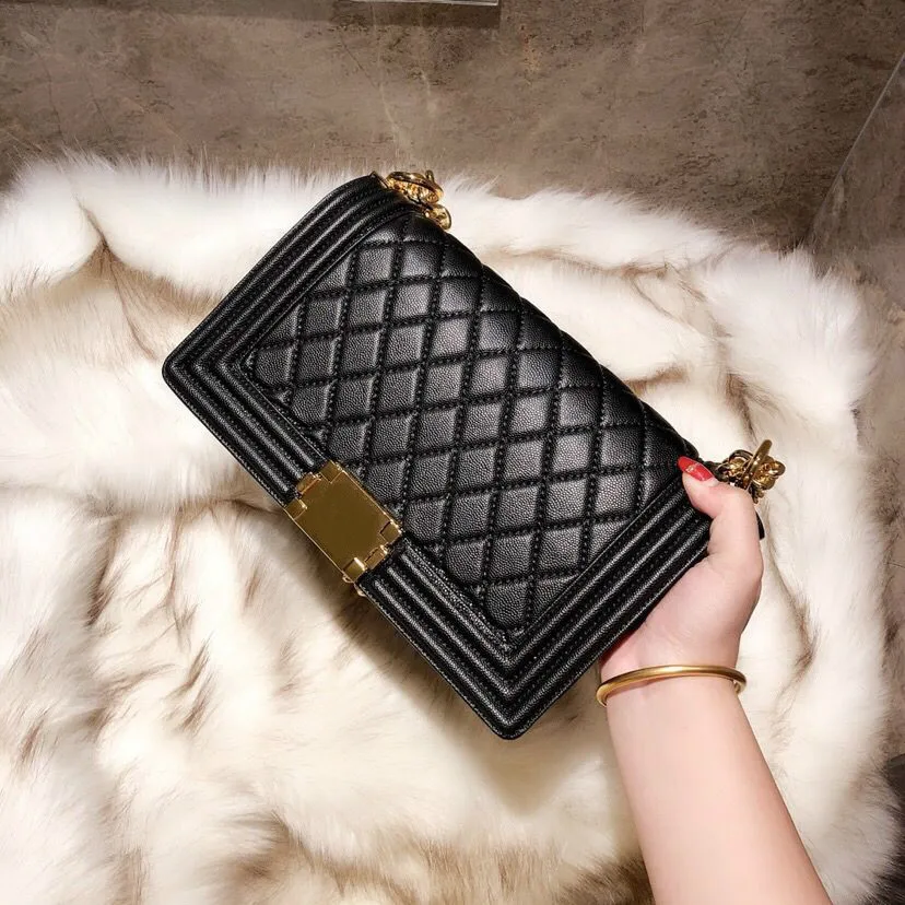 2019 luxury handbags women bags designer classicl flap chain bag 25cm Caviar leather high quality
2019 luxury handbags women bags designer classicl flap chain bag 25cm Caviar leather high quality