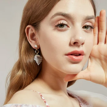 Hyperbole Flower Earrings Women Acrylic Big White Flower Leaves Holiday Earrings New Design Exaggerated Resin Flower Free Ship
Hyperbole Flower Earrings Women Acrylic Big White Flower Leaves Holiday Earrings New Design Exaggerated Resin Flower Free Ship