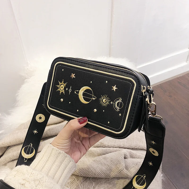 Fashion Embroidered Star Pattern Women Crossbody Bag Designer PU Shoulder Bags Chain Handbag Mini Flap Sac for Ladies Bag Purses
Fashion Embroidered Star Pattern Women Crossbody Bag Designer PU Shoulder Bags Chain Handbag Mini Flap Sac for Ladies Bag Purses