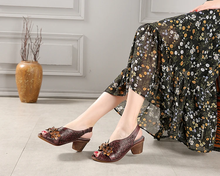 Genuine leatherComfortableHollowing outBreathableHandmade Flower DecorationFish mouthRetro styleHigh-heeled sandals for women
Genuine leatherComfortableHollowing outBreathableHandmade Flower DecorationFish mouthRetro styleHigh-heeled sandals for women