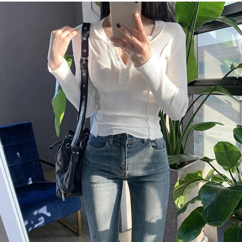 Button Slim Ladies Knitting Tops European Style Solid Color V-Neck Female Knitted Pullovers 2022 New Spring Autumn Women Sweater
Button Slim Ladies Knitting Tops European Style Solid Color V-Neck Female Knitted Pullovers 2022 New Spring Autumn Women Sweater