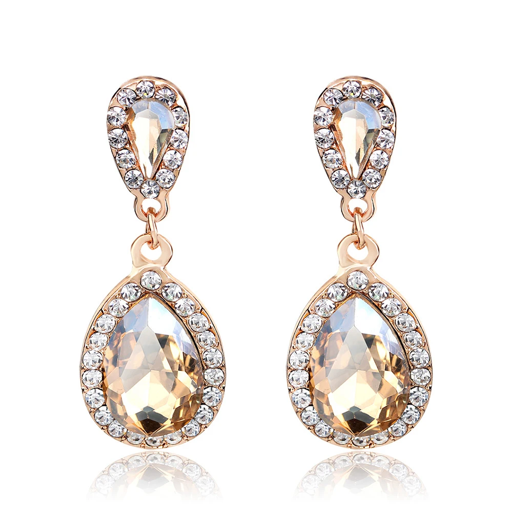 Elegant Fashion Women Out Champagne Gold Crystal Tear Drop Sparkling Diamante Dangle Earrings for Female Wedding Wearing
Elegant Fashion Women Out Champagne Gold Crystal Tear Drop Sparkling Diamante Dangle Earrings for Female Wedding Wearing