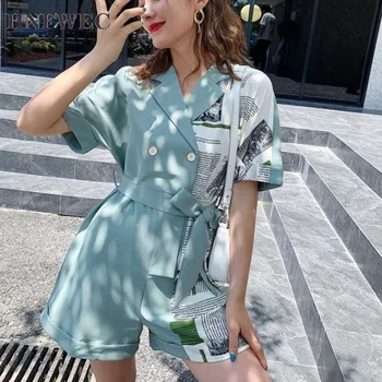 Summer Playsuit Women Newspaper Rompers Lapel V Neck Green Overalls Lace Up Wide Leg Playsuit Streetwear Fashion U208
Summer Playsuit Women Newspaper Rompers Lapel V Neck Green Overalls Lace Up Wide Leg Playsuit Streetwear Fashion U208