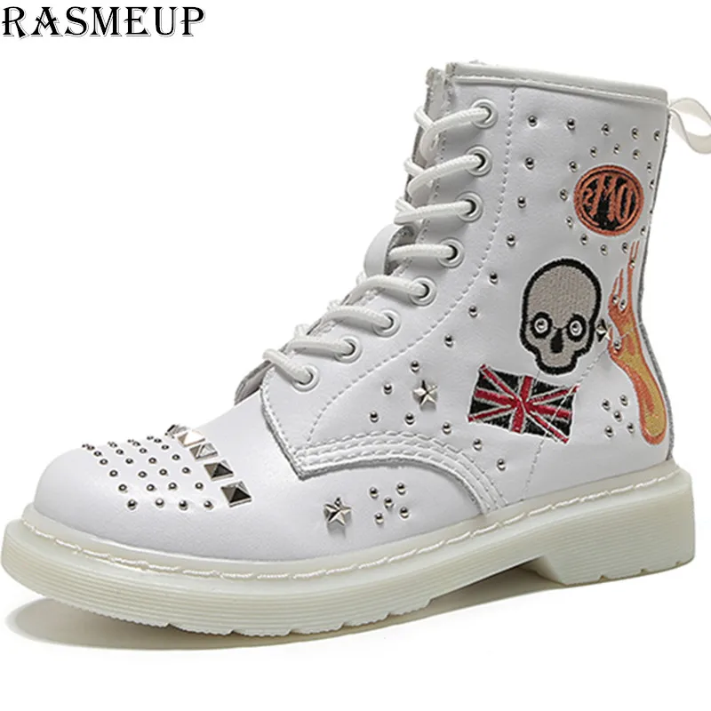 RASMEUP Genuine leather 2019 Women's Martin Boots Flat Low Heel Boots Brand Design Retro Breathable Vintage Fashion Ladies Shoes
RASMEUP Genuine leather 2019 Women's Martin Boots Flat Low Heel Boots Brand Design Retro Breathable Vintage Fashion Ladies Shoes