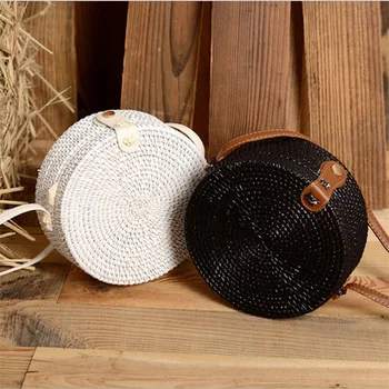 2020 new ins Bali Island Hand white woven handmade rattan dyed straw single shoulder diagonal small round bag 
2020 new ins Bali Island Hand white woven handmade rattan dyed straw single shoulder diagonal small round bag