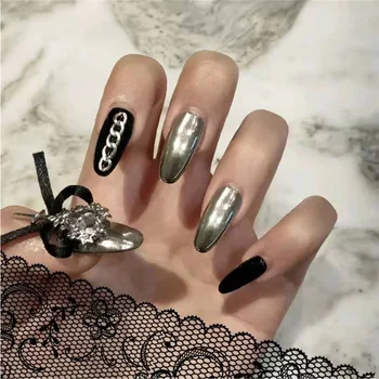 24pcs/Set Punk Silver Black Fake Nails European Long Metallic Heart Diamond Chain False Nails with Glue Full Nail Art Tips
24pcs/Set Punk Silver Black Fake Nails European Long Metallic Heart Diamond Chain False Nails with Glue Full Nail Art Tips
