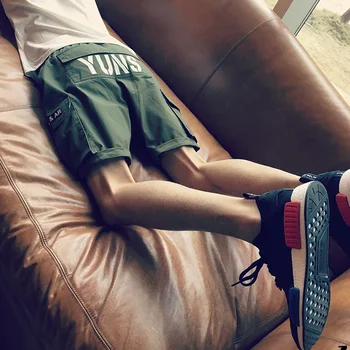 2020 Men Multi-pocket Streetwear camouflage loose cargo shorts men cool military camo short pants hot sale homme cargo shorts 
2020 Men Multi-pocket Streetwear camouflage loose cargo shorts men cool military camo short pants hot sale homme cargo shorts