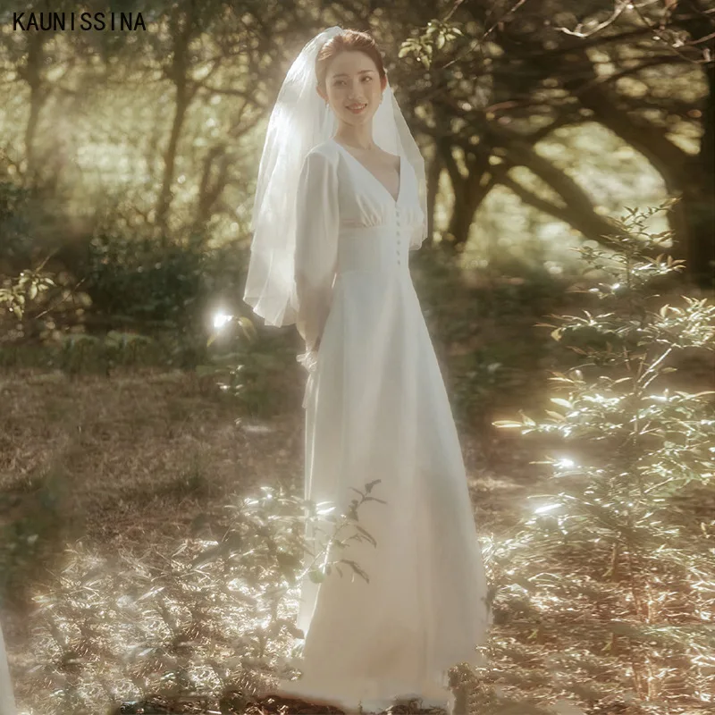 KAUNISSINA Wedding Dresses 2021 vestido de novia V-neck Long Sleeve Wedding Gowns A-Line White Simple Brides Marriage Dress
KAUNISSINA Wedding Dresses 2021 vestido de novia V-neck Long Sleeve Wedding Gowns A-Line White Simple Brides Marriage Dress