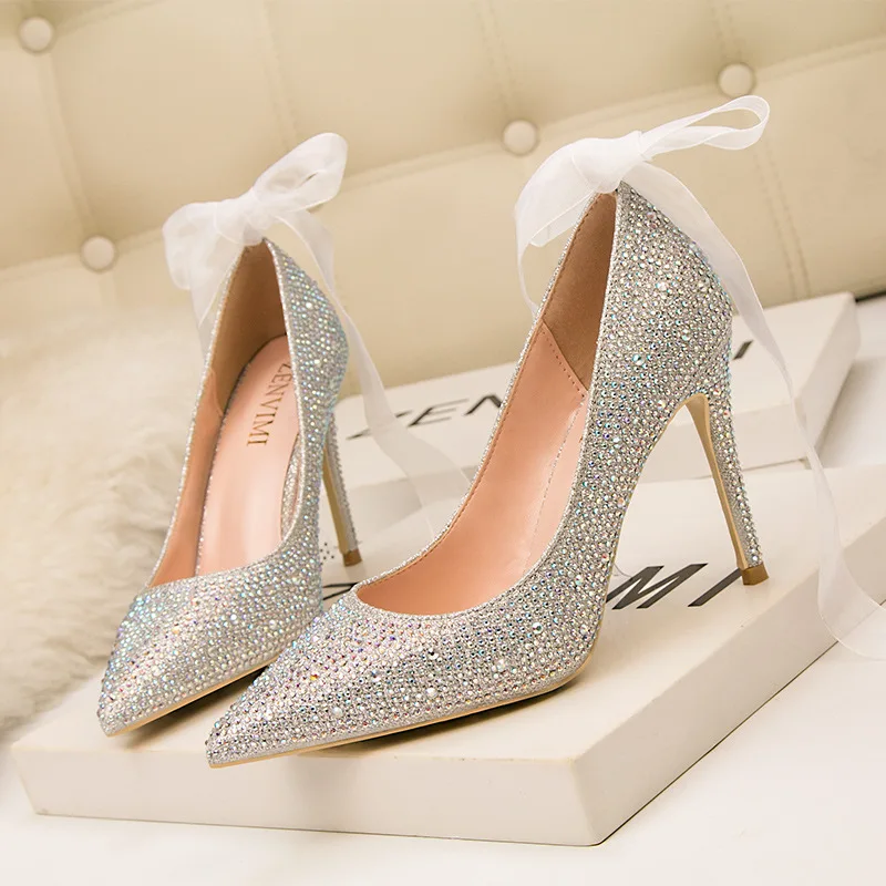 Spring new stiletto pointed toe sexy bridal wedding shoes rhinestone ribbon banquet dress all-match large size women's shoes
Spring new stiletto pointed toe sexy bridal wedding shoes rhinestone ribbon banquet dress all-match large size women's shoes