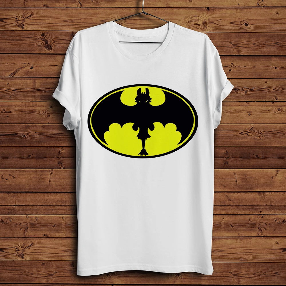 HTTYD Toothless batman funny tshirt men summer new white casual How to Train Your Dragon cool T Shirt unisex streetwear t-shirt
HTTYD Toothless batman funny tshirt men summer new white casual How to Train Your Dragon cool T Shirt unisex streetwear t-shirt