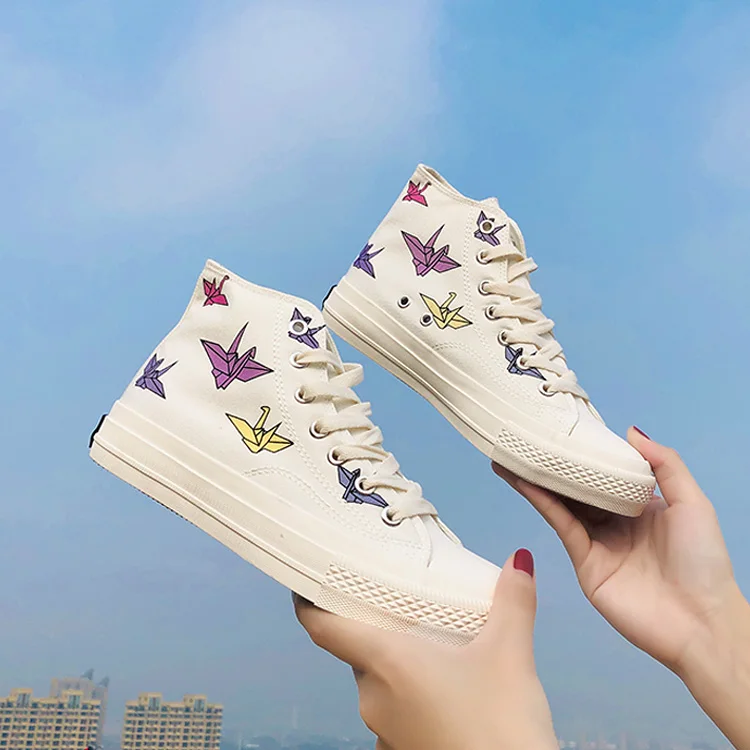 Discolored canvas shoes winter new casual women's shoes color-matching cross-strap rubber lace-up high-top fashion sneakers
Discolored canvas shoes winter new casual women's shoes color-matching cross-strap rubber lace-up high-top fashion sneakers