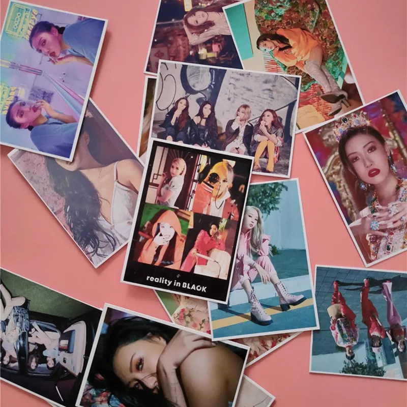 16Pcs/Set KPOP MAMAMOO Album Reality In BLACK Self Made Paper Lomo Card Photo Card Poster HD Photocard Fans Gift Collection
16Pcs/Set KPOP MAMAMOO Album Reality In BLACK Self Made Paper Lomo Card Photo Card Poster HD Photocard Fans Gift Collection