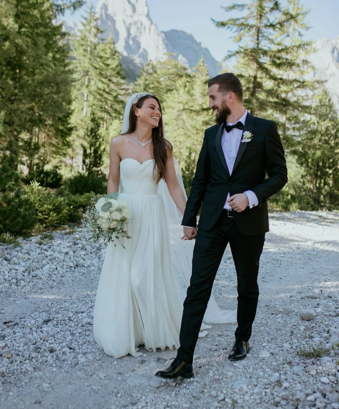 Elegant Long Sweetheart Chiffon Wedding Dresses with Pockets Lace Up Back Pleated Robes De Mariée Bridal Gown For Women
Elegant Long Sweetheart Chiffon Wedding Dresses with Pockets Lace Up Back Pleated Robes De Mariée Bridal Gown For Women
