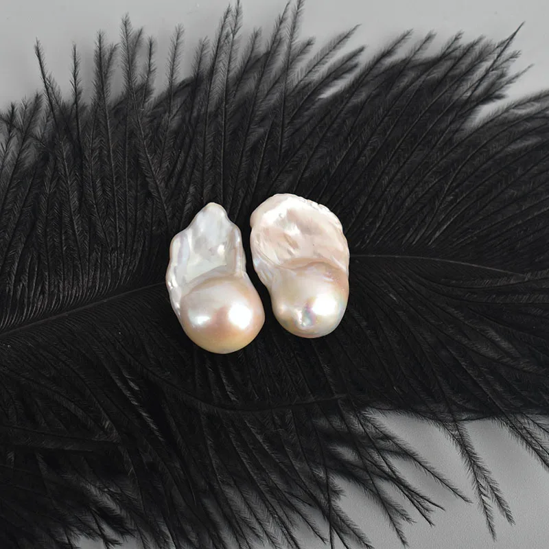 13-14MM 2Pcs Baroque 100% Natural Freshwater Pearl Charms Nuclear Large Alien Fish Tail Beads
13-14MM 2Pcs Baroque 100% Natural Freshwater Pearl Charms Nuclear Large Alien Fish Tail Beads