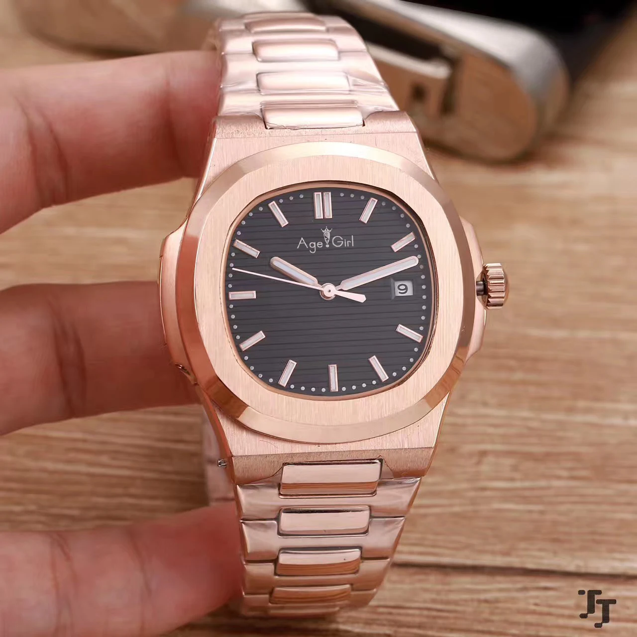 Famous Brand New Automatic Mechanical Men Watch Rose Gold Sapphire Stainless Steel Transparent Glass Back Grey Blue Waterproof 
Famous Brand New Automatic Mechanical Men Watch Rose Gold Sapphire Stainless Steel Transparent Glass Back Grey Blue Waterproof