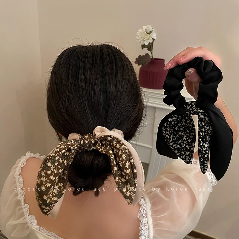 Floral folds bowknot large intestine hairband Korean retro lady Fan hair rope temperament personality hair accessories
Floral folds bowknot large intestine hairband Korean retro lady Fan hair rope temperament personality hair accessories