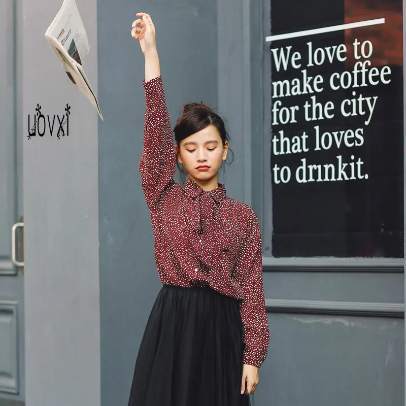 2020 autumn and winter new retro bow tie elegant women's sexy personality long-sleeved shirt office student casual loose top 
2020 autumn and winter new retro bow tie elegant women's sexy personality long-sleeved shirt office student casual loose top