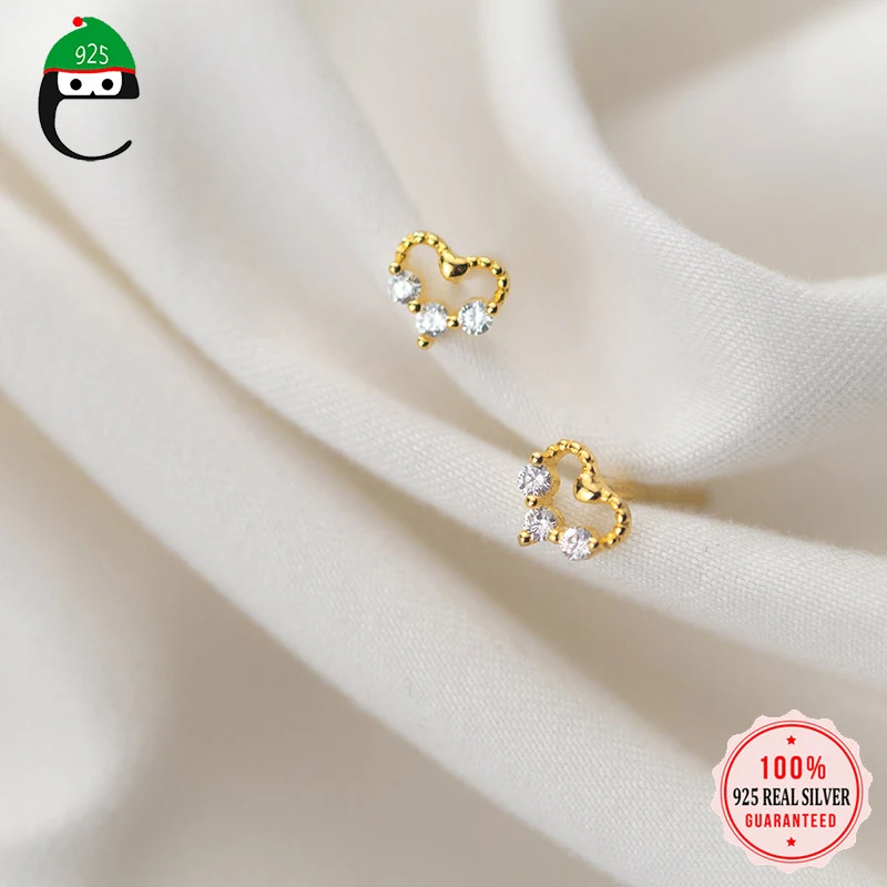 ElfoPlataSi 925 Sterling Hollow Cute Sweet Gold Dazzling CZ Heart Stud Earring For Women Girl Silver 925 Jewelry Brincos ED372
ElfoPlataSi 925 Sterling Hollow Cute Sweet Gold Dazzling CZ Heart Stud Earring For Women Girl Silver 925 Jewelry Brincos ED372