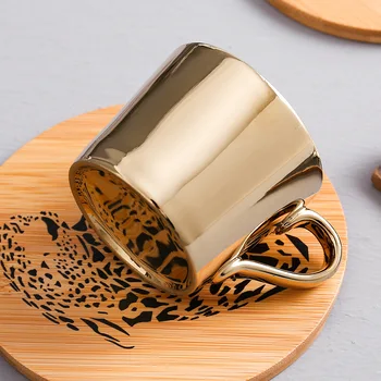 Fun Fervent Gold Luxury Porcelain Cup and Saucer Ceramics Simple Tea Sets Creative Kitchen Coffee Cups Tazas Para Cafe Kitchen
Fun Fervent Gold Luxury Porcelain Cup and Saucer Ceramics Simple Tea Sets Creative Kitchen Coffee Cups Tazas Para Cafe Kitchen