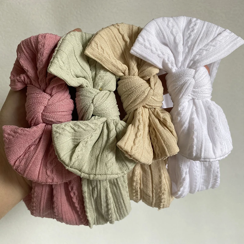 4 шт./компл. Детская повязка на голову, банты для девочек, тюрбан, детские вязаные повязки на голову, эластичные повязки, аксессуары для волос для малышей, фото новорожденных
4 шт./компл. Детская повязка на голову, банты для девочек, тюрбан, детские вязаные повязки на голову, эластичные повязки, аксессуары для волос для малышей, фото новорожденных