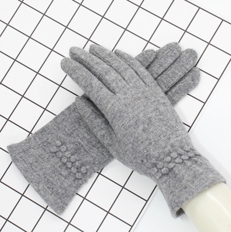 New Ladies Single-Layer Wool Warm Gloves for Autumn and Winter Fashion Short Cashmere Touch Screen Driving and Cycling Gloves
New Ladies Single-Layer Wool Warm Gloves for Autumn and Winter Fashion Short Cashmere Touch Screen Driving and Cycling Gloves