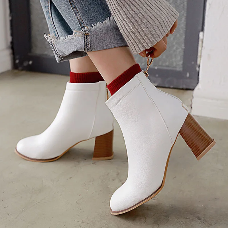 Elegant Autumn Winter Cozy Ankle Boots Metal Decoration Leisure Breathable High Heels Classics Keep Warm Short Plush Women Shoes
Elegant Autumn Winter Cozy Ankle Boots Metal Decoration Leisure Breathable High Heels Classics Keep Warm Short Plush Women Shoes