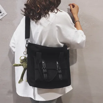 2019 Simple student canvas bag frog shoulder bag new fashion female large capacity shoulder slung black white handbag
2019 Simple student canvas bag frog shoulder bag new fashion female large capacity shoulder slung black white handbag